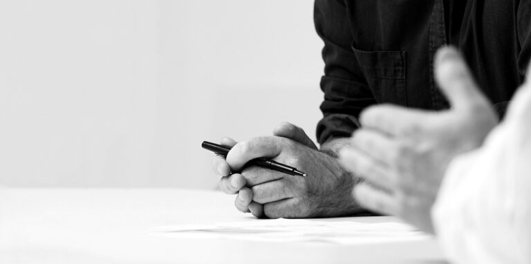 Studio_Hands_Desk